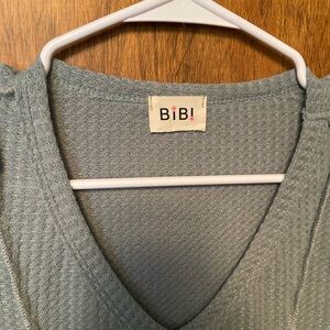 BiBi Green V-Neck Textured Sweater